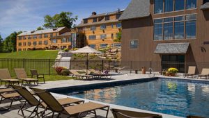 mountain-top-inn-vermont-pool